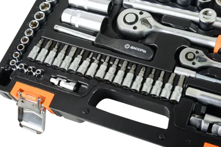 Набор инструментов АВТО, 1/2" , 1/4" , CrV, в кейсе 82 предм Вихрь