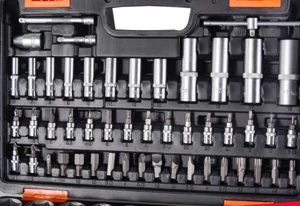 Набор инструментов, 1/2" , 1/4" , CrV, пластиковый кейс 94 предмета Вихрь