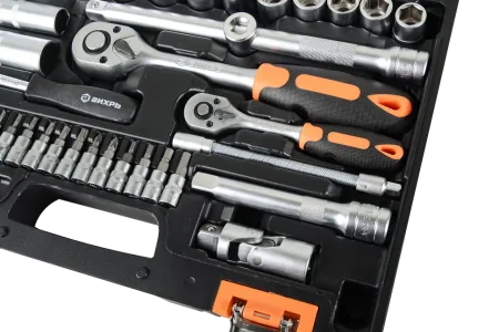 Набор инструментов АВТО, 1/2" , 1/4" , CrV, в кейсе 82 предм Вихрь