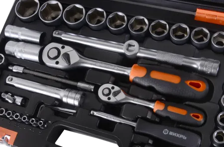 Набор инструментов, 1/2" , 1/4" , CrV, пластиковый кейс 94 предмета Вихрь