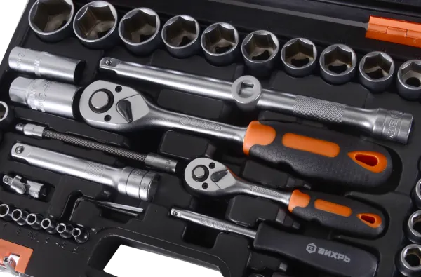 Набор инструментов, 1/2" , 1/4" , CrV, пластиковый кейс 94 предмета Вихрь